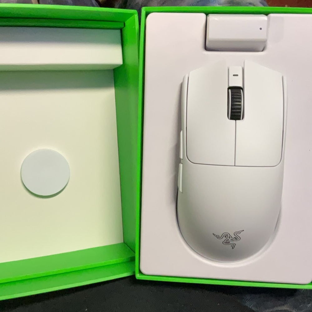 Razer White Wireless Mouse